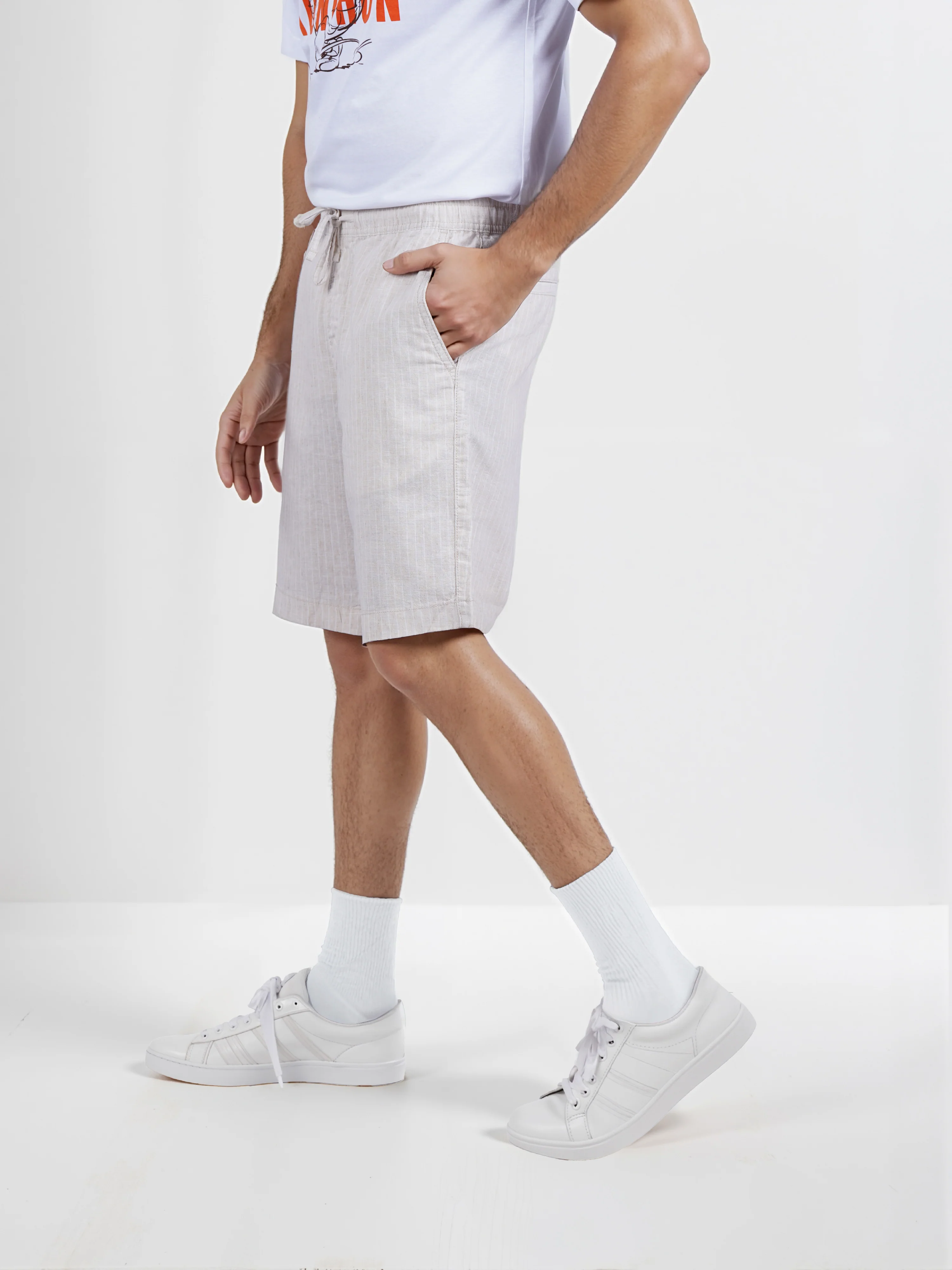 Celio* Men Beige Solid Regular Fit Linen Shorts - Image 4