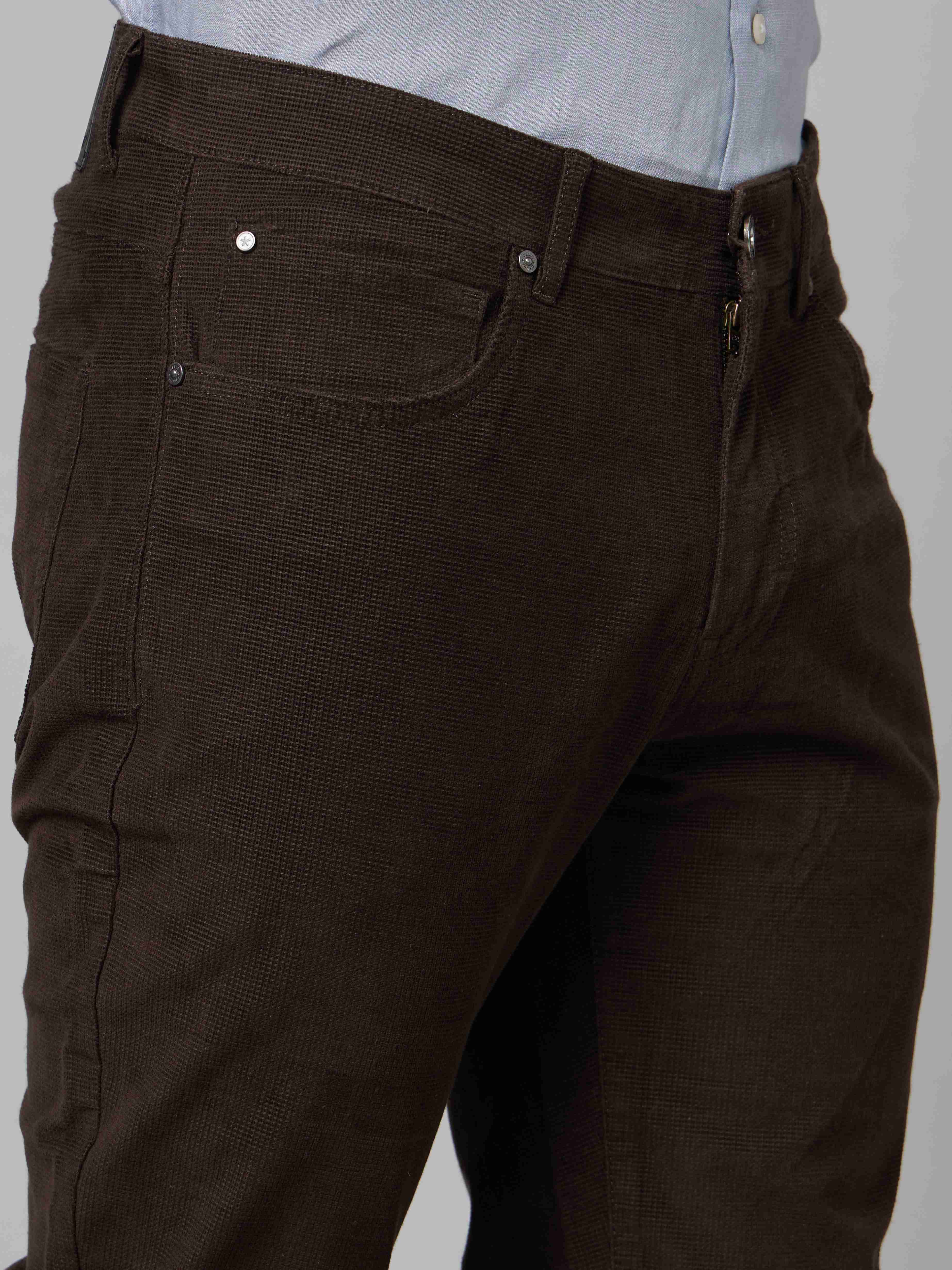 Celio Men Brown Solid Slim Fit Cotton-Linen-Blend Trousers - Image 5