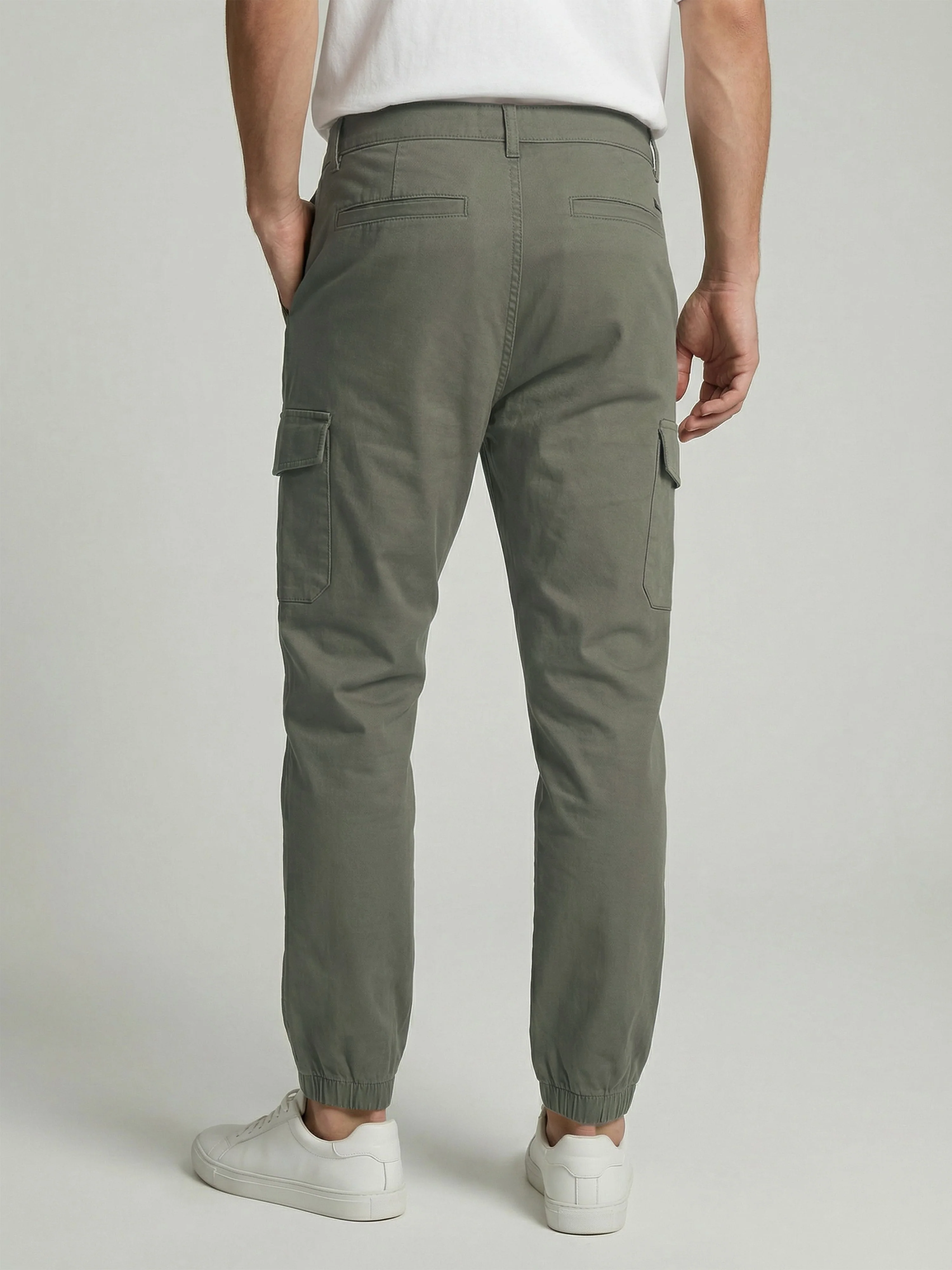 Celio* Men Olive Solid Straight Fit Cotton Trousers - Image 3